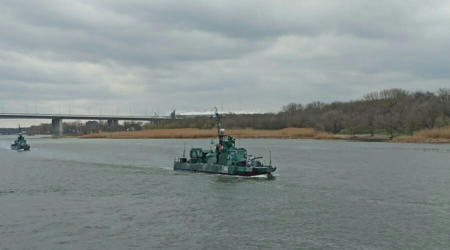 Корабли Каспийской флотилии на пути к Черному морю прошли 13 шлюзов в Волго-Донском канале