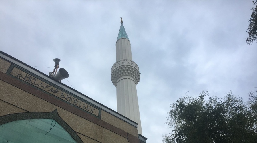Крымский имам назвал мечеть в колонии оазисом