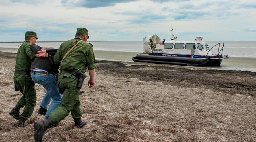 Крымские пограничники задержали тайно переправившегося через Сиваш украинца