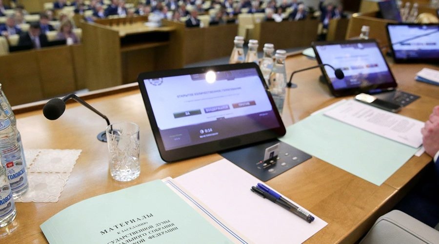 Госдума поддержала в первом чтении законопроект об электронных трудовых книжках