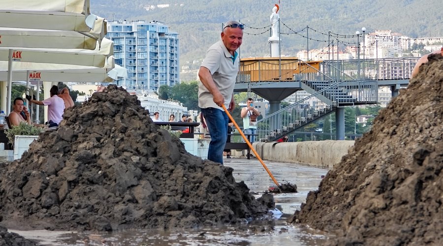 Более 130 пострадавших от наводнений в Крыму получили первые компенсации