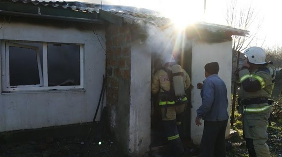 Тело погибшего мужчины обнаружили в сгоревшем доме в Нижнегорском районе Крыма