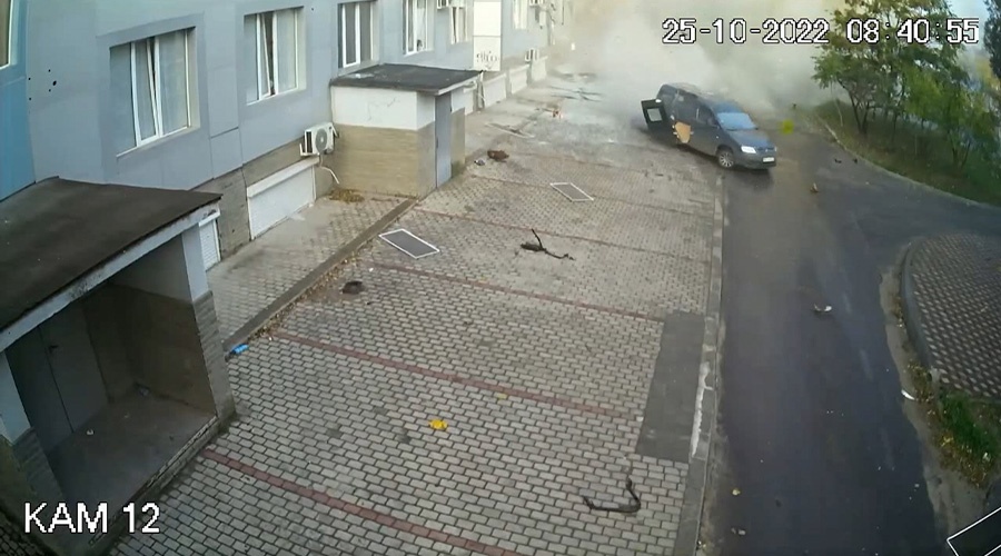 Силовики опубликовали видео взрыва у здания телекомпании в Мелитополе