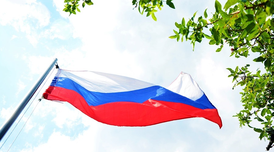 Учебная неделя в школах Крыма будет начинаться с поднятия флага России