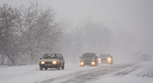 Чрезвычайных ситуаций из-за снежного шторма в Крыму пока не произошло – МЧС