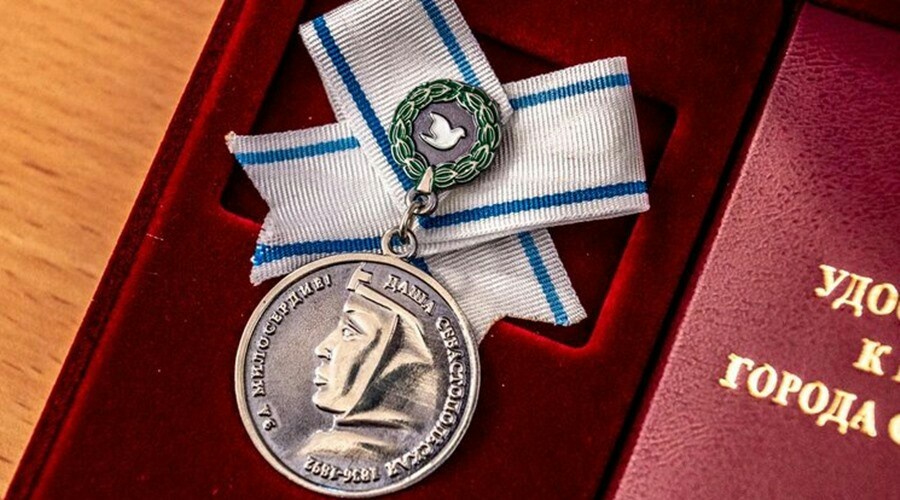Награжденные медалью имени Даши Севастопольской медики будут получать по 150 тыс руб