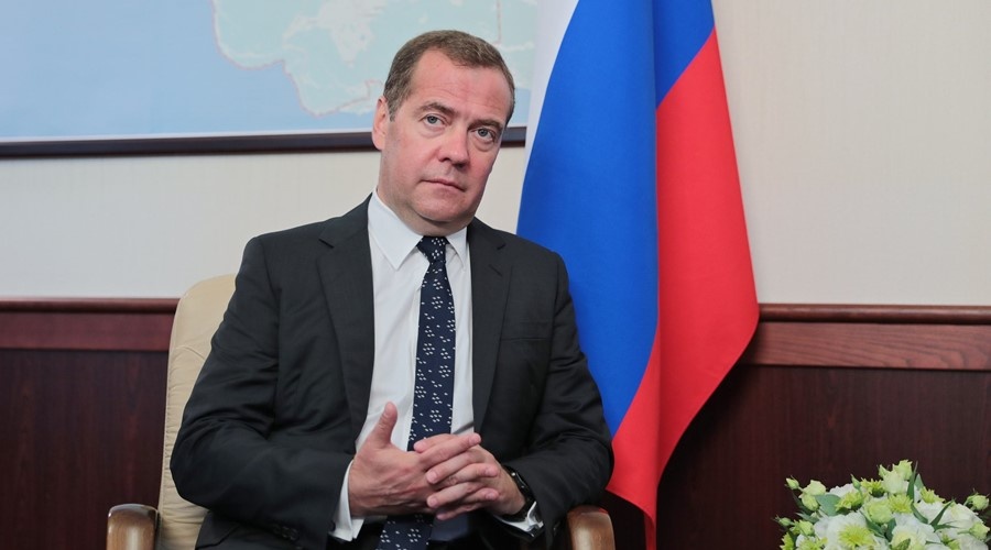 Медведев заявил о предстоящем разделе Украины Польшей