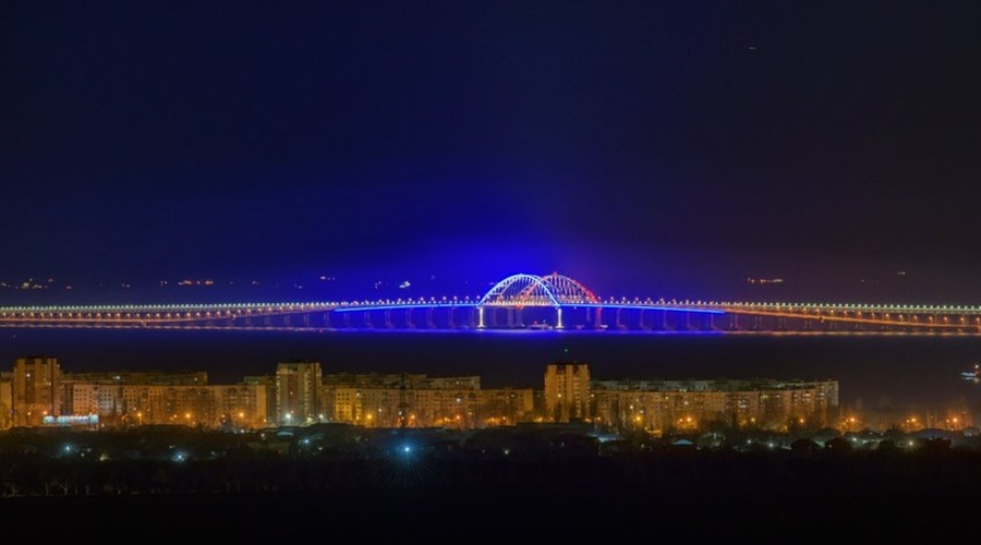 Подстветку Крымского моста отключат на час в поддержку акции «Час Земли» 