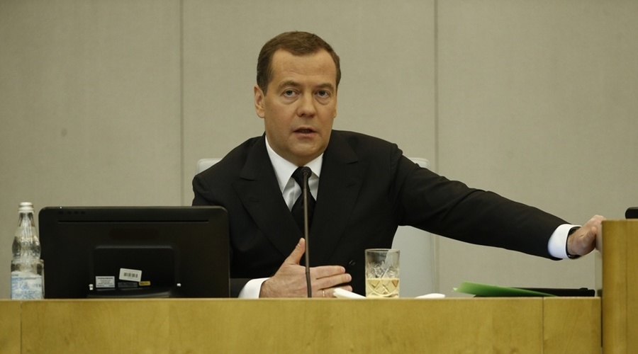 Медведев посоветовал Киеву придерживаться прагматичного подхода после победы Зеленского