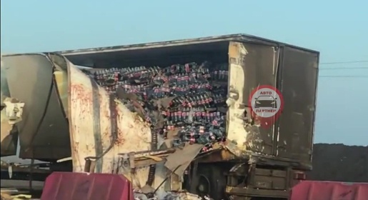 Грузовик с Coca-Cola таранил «Камаз» в Ленинском районе Крыма