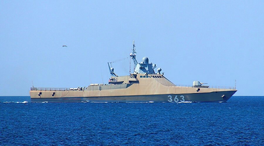 Новейший корабль ЧФ «Павел Державин» впервые провел учебное минирование