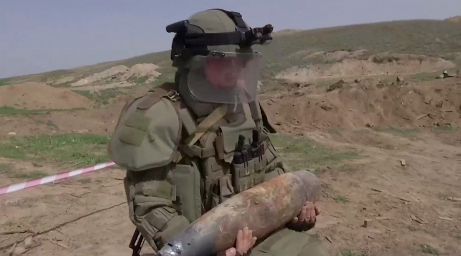 Военные инженеры ЧФ за год обезвредили 13 тыс взрывоопасных предметов в Крыму