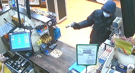 Вооруженный мужчина ограбил АЗС в Симферополе