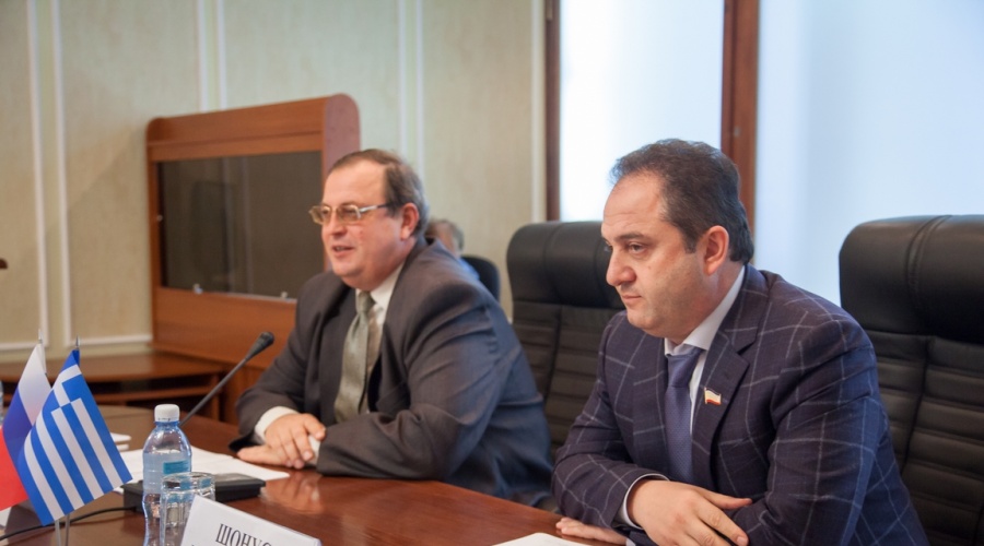КФУ и национально-культурная автономия греков «Таврида» подписали соглашение о сотрудничестве
