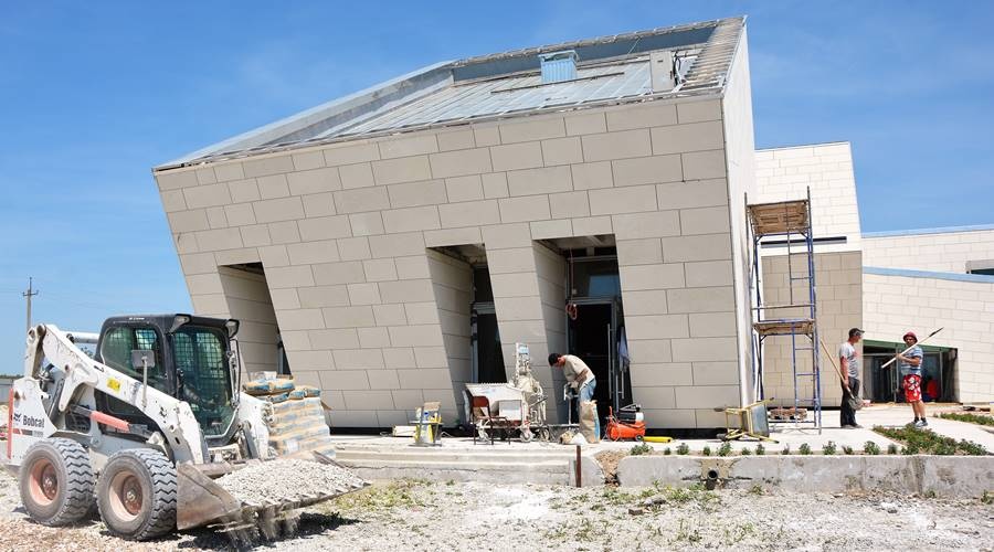 Строительство мемориального комплекса на станции Сирень обещают завершить к маю 2020 года