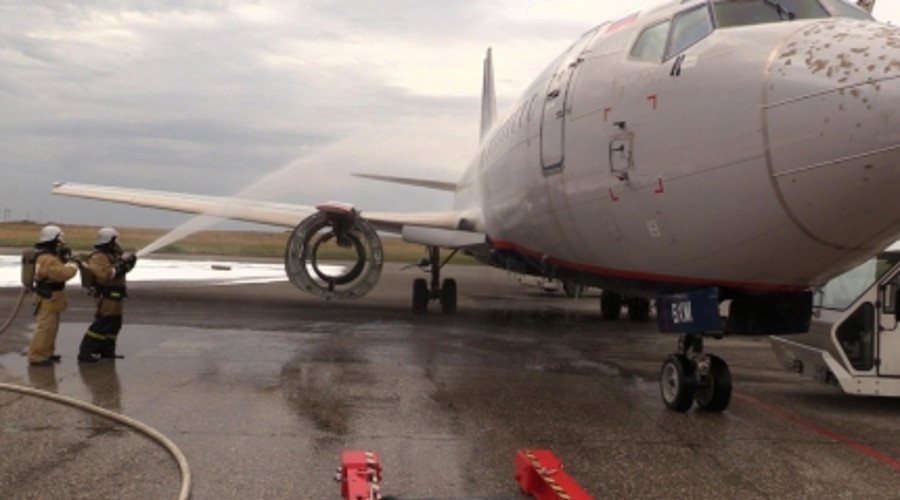 Спасатели отработали в аэропорту Симферополь действия при аварийной посадке лайнера