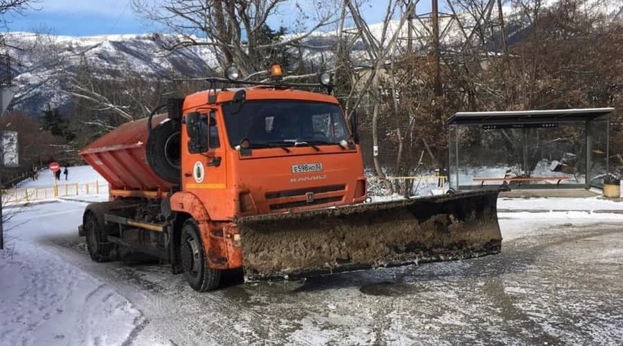 Власти Ялты распорядились закрыть движение по дороге на Ай-Петри в случае снегопада
