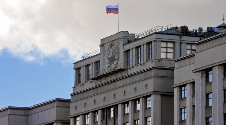 Депутат Госдумы предложил повысить пособие по больничным для работающих студентов
