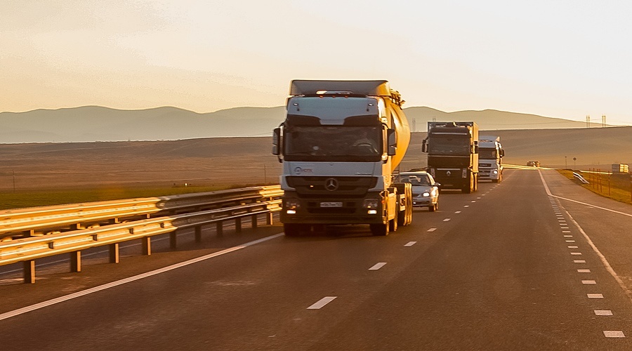 Транспортные компании сообщили о проблемах доставки грузов в Крым