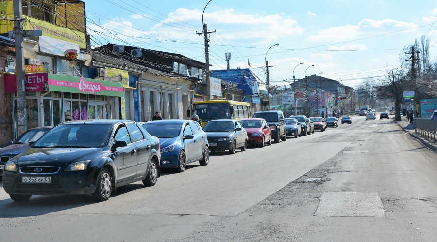 Власти Симферополя отказались от проведения капремонта дороги на ул. Пролетарской в этом году
