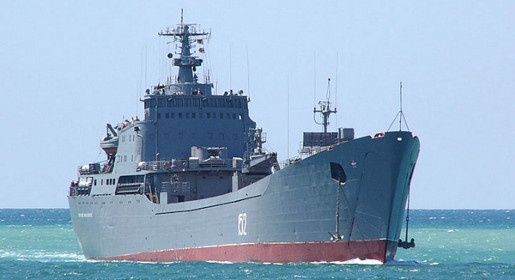 Большой десантный корабль ЧФ «Николай Фильченков» провел артиллерийские стрельбы по береговым целям