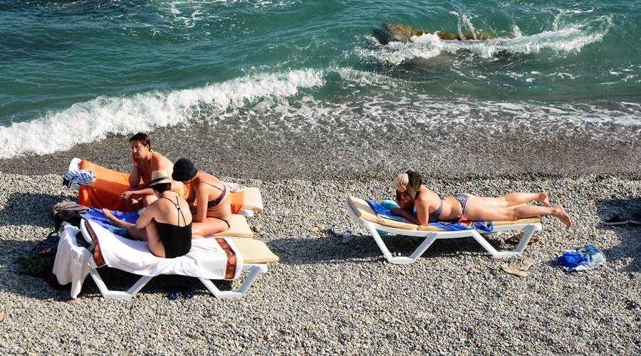 Администрация Ялты досрочно расторгла договор с пользователем пляжа в Кастрополе