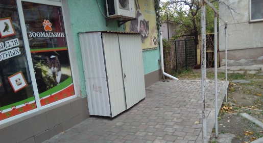 Власти Симферополя ищут владельцев незаконных торговых палаток в районе Куйбышевского рынка