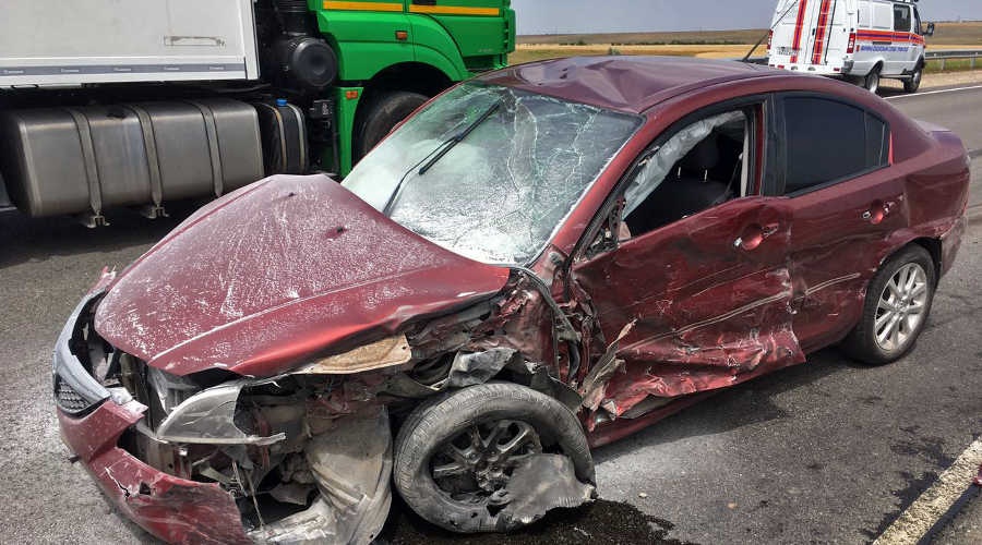 Трое несовершеннолетних пострадали в ДТП с участием грузовиков под Феодосией