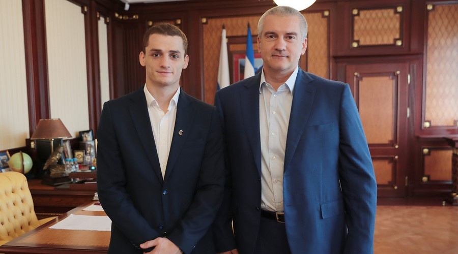 Аксёнов поздравил крымского боксёра с бронзовой олимпийской медалью