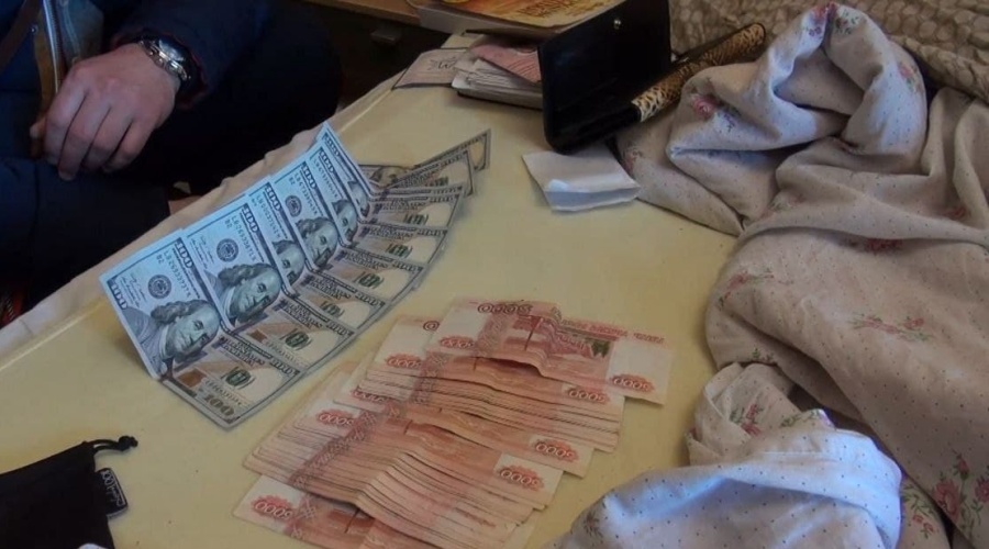 Бывший главный жилинспектор Севастополя предстанет перед судом за взятки