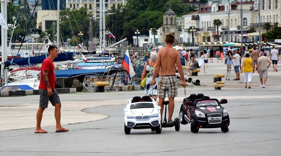 Ялтинские власти намерены улучшить транспортную ситуацию к следующему курортному сезону