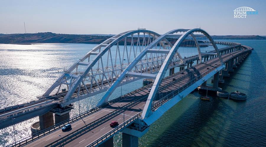 Автомобилисты дважды за два дня обновили рекорд трафика на Крымском мосту