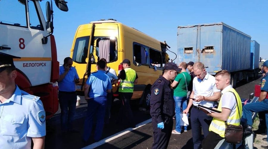 Водитель попавшего в смертельную аварию микроавтобуса не имел документов на маршрут