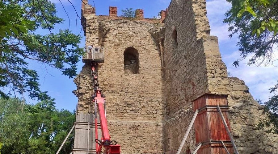 Госкомрегистр оформил пять земельных участков историко-культурного назначения в Феодосии