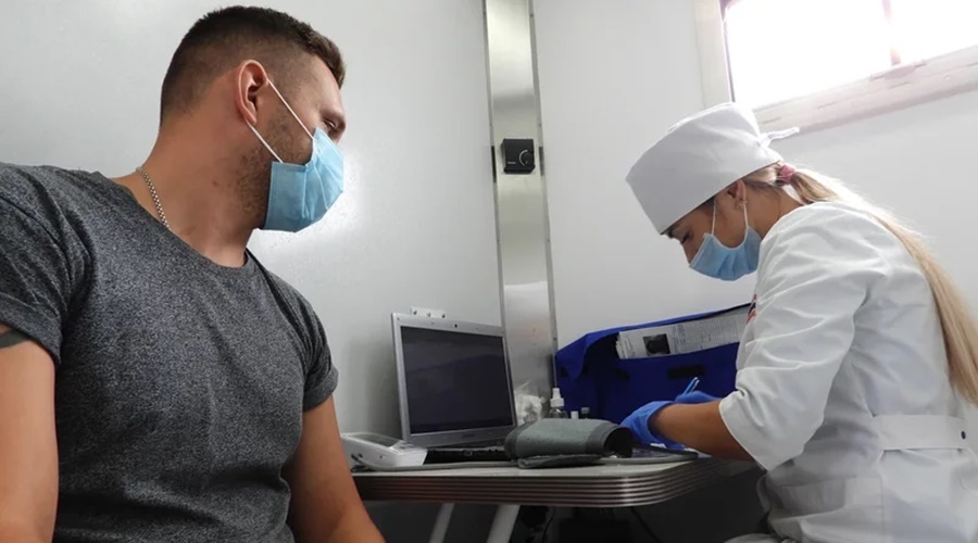 Более 200 врачей в Крыму получили миллион рублей по программе «Земский доктор»