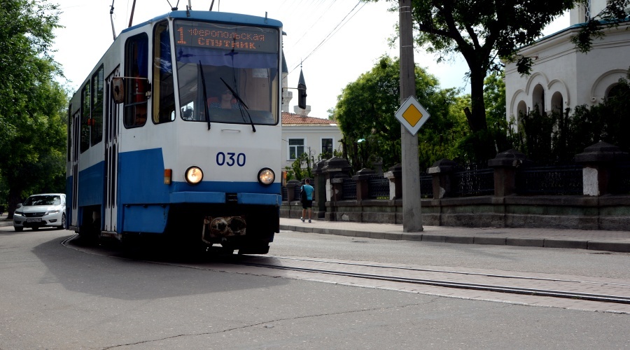 Аксёнов поручил до 1 марта найти подрядчика реконструкции трамвайных путей в Евпатории