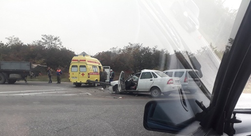 Три человека пострадали в ДТП на трассе под Симферополем