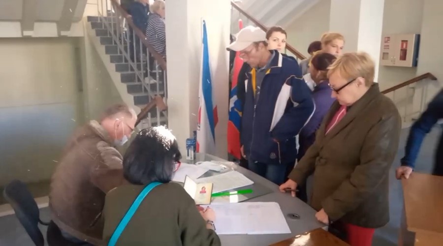 На участках для голосования в Херсонской области образовываются очереди