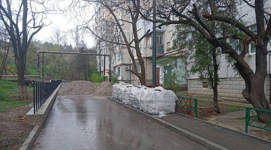 Восстановить свет в симферопольской многоэтажке после пожара помешал строймусор