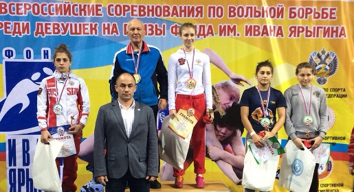 Крымчанки завоевали две медали на Всероссийских соревнованиях по женской борьбе в Смоленске