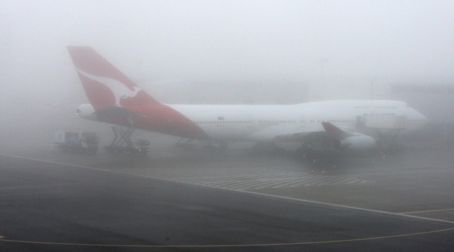 Первые задержавшиеся из-за тумана самолеты приземлились в аэропорту Симферополя