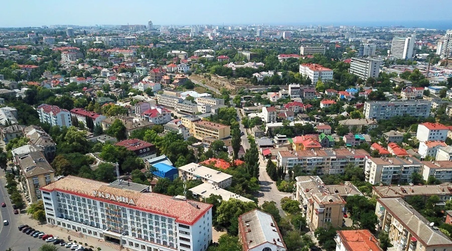 Губернатор Севастополя сообщил о спокойной обстановке в городе