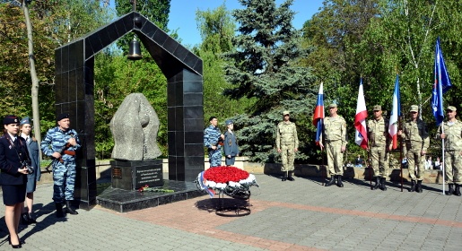 Аксёнов и Константинов заложили аллею памяти «Защитникам радиационной безопасности» (ФОТО)