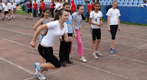 Спортивно-массовый праздник для школьников в Симферополе был приурочен к Олимпиаде в Рио-де-Жанейро (ФОТО)