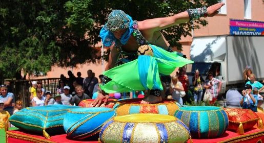 Детский парк Симферополя отметил 58-й день рождения представлением московского цирка «Сафари» и шапито (ФОТО)