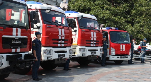 Пожарно-спасательные подразделения ЮБК получили новую технику и экипировку на 300 млн руб (ФОТО)