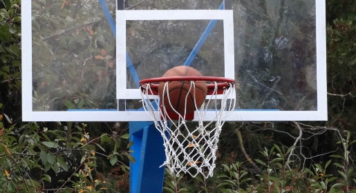 Четвёртая за полтора месяца площадка для уличного баскетбола появилась в Симферополе (ФОТО)