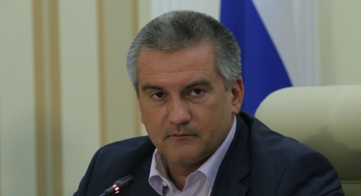 Никто не будет крымских чиновников делать крайними – Аксёнов
