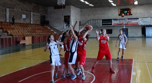 Симферопольский «Орлан» вышел на первое место в женском баскетбольном чемпионате Крыма (ФОТО)