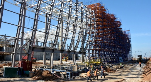 Строители завершили монтаж металлоконструкций главного фасада нового терминала аэропорта Симферополь (ФОТОРЕПОРТАЖ)